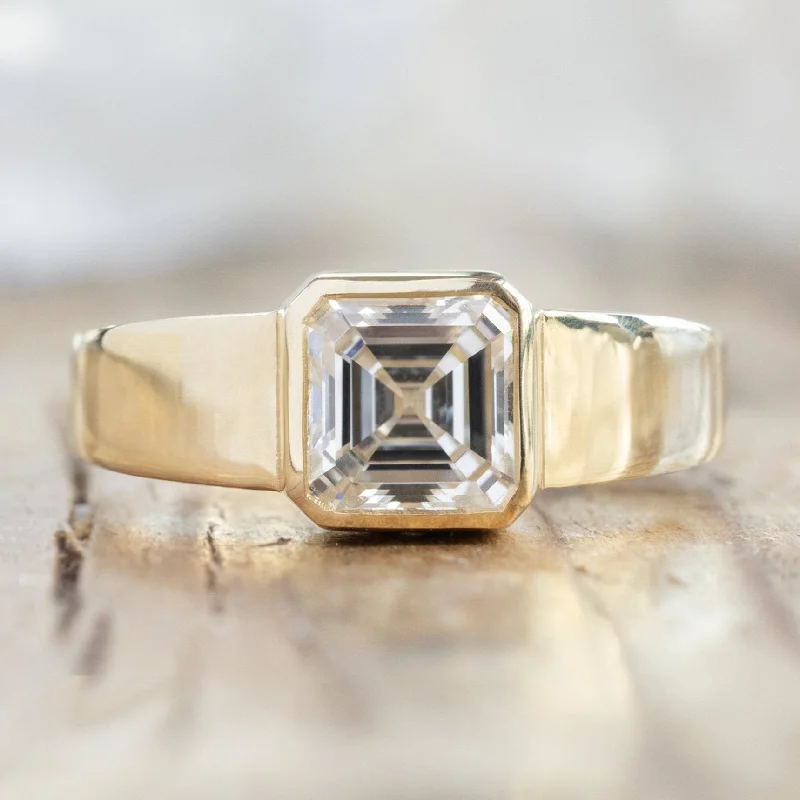 The Signet Ring | 1.25ct Lab Grown Asscher White Diamond in 14K Yellow Gold