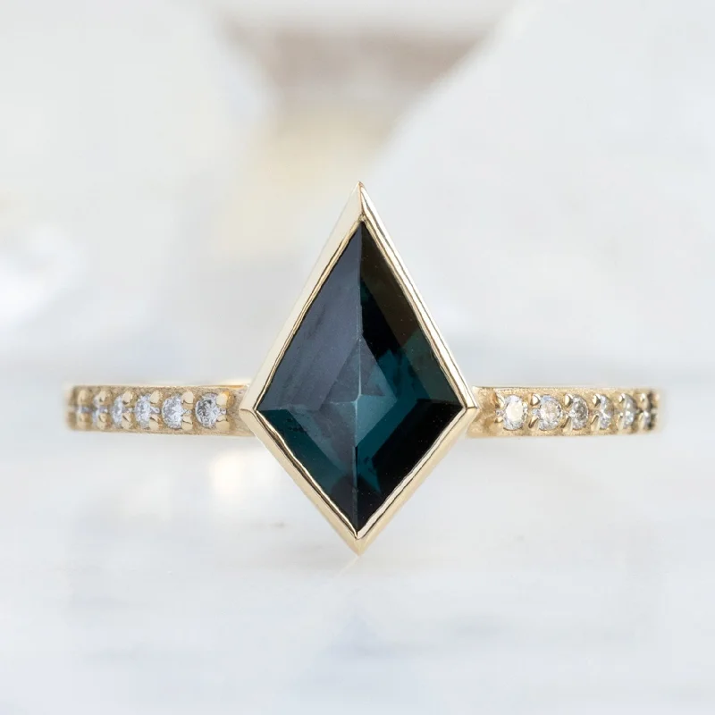 The Willow Ring | 0.73ct Kite Spinel in 14K Yellow Gold